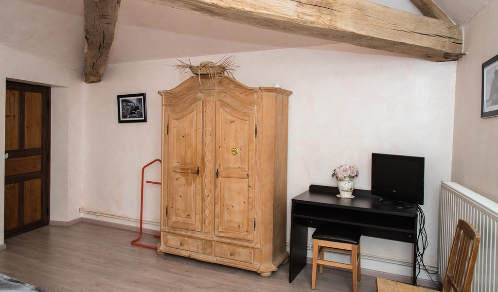 La Ferme Des 3 Suissesses Bed & Breakfast Saint-Paul  Exterior photo